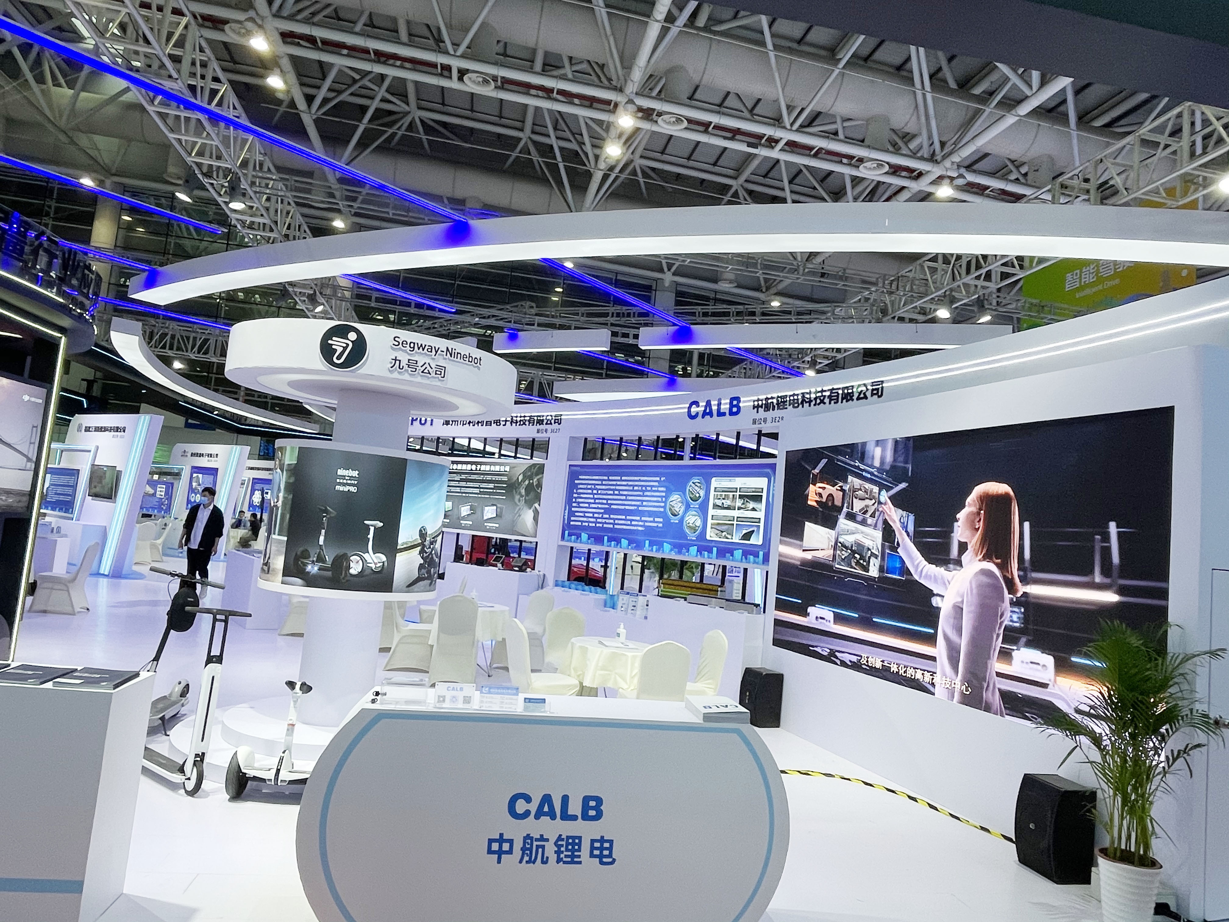 数字中国 美好中国|中航锂电亮相中国（福州）国际数字产品博览会